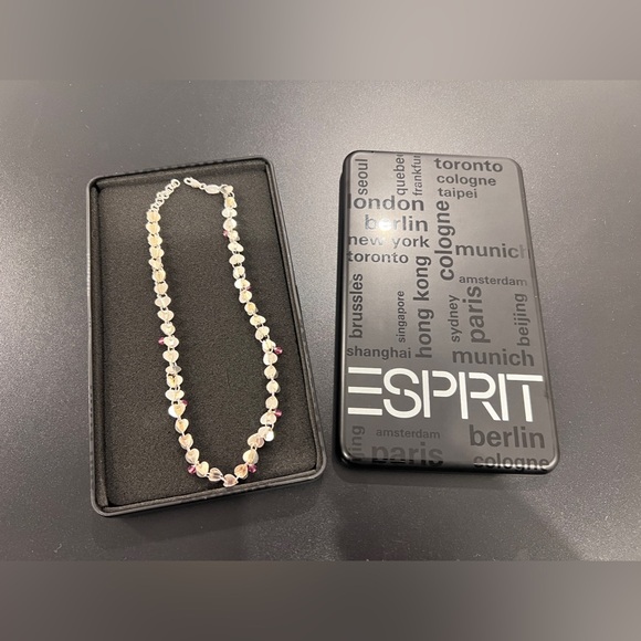 Esprit necklace - Picture 1 of 1